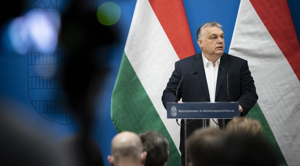 BE pezullon 7.5 miliarde euro fonde per Hungarine